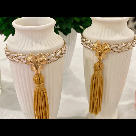 Pair of Vases With Gold Bows & Tassels - Picture 2 of 3